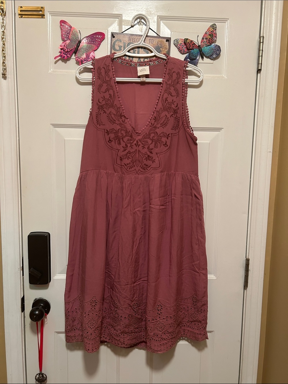 Knox Rose Mauve-Pink Sleeveless Embroidered V-Neck Maxi Dress